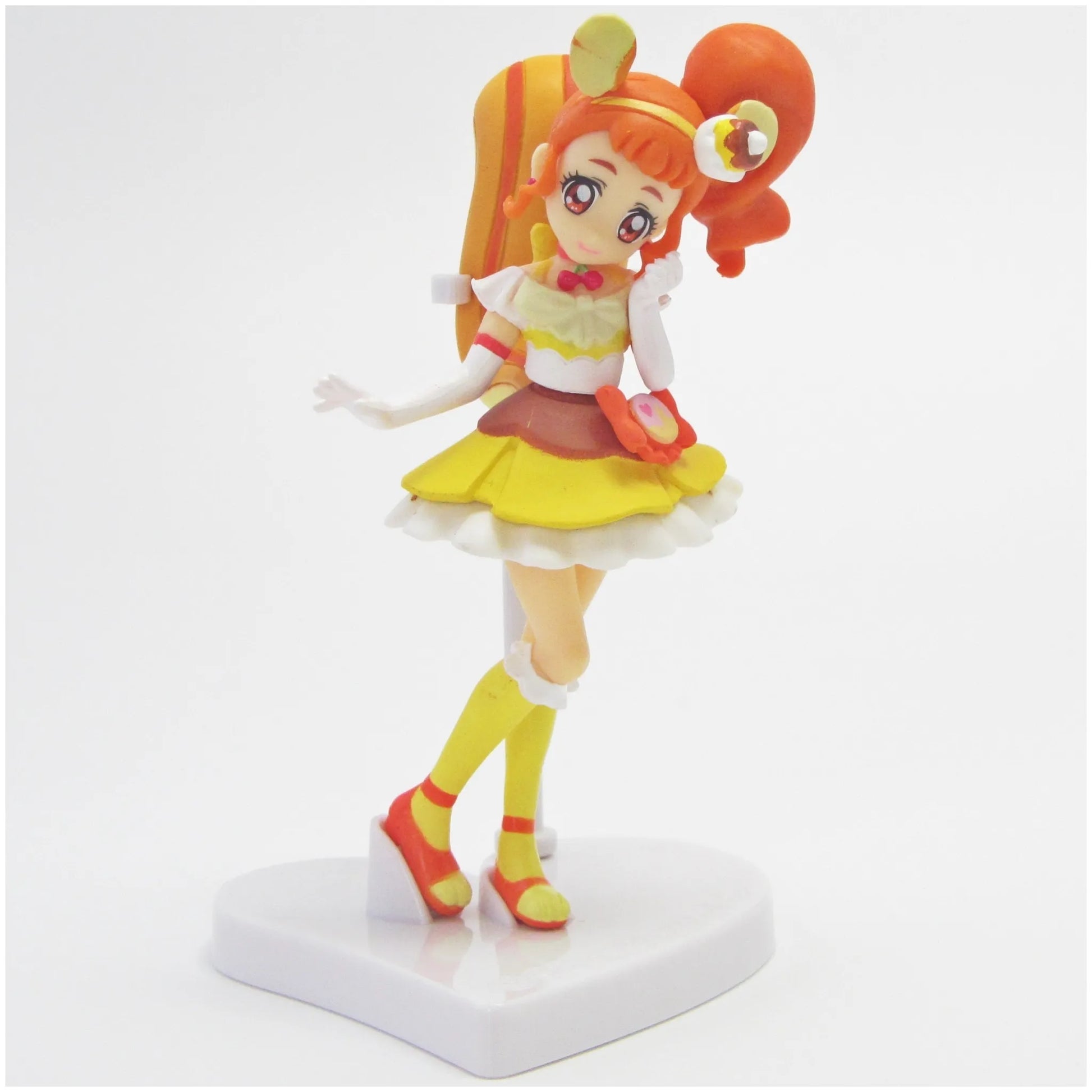 キラキラプリキュアアラモード キューティーフィギュア キュアカスタード